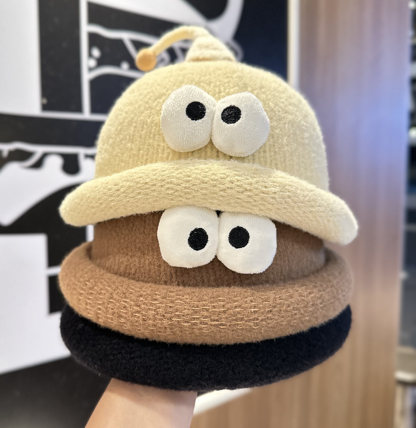 Playful Big-Eyed Garlic Knitte - Beanie Cuffed Knit 리뷰 및 가격